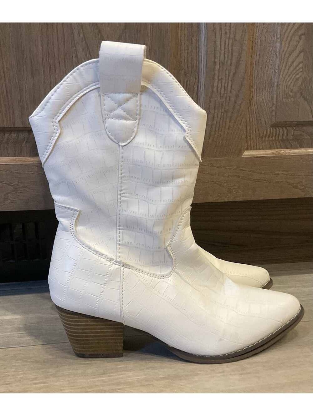 AMS Womens ZIP Side White Boots Size 5.5
